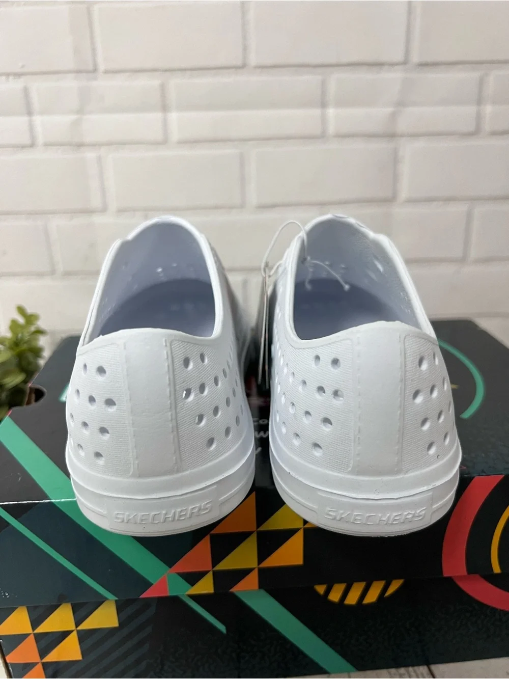 Skechers Foamies Guzman Lite Kids Water Sneaker Shoes White Slip On Size 2 NIB